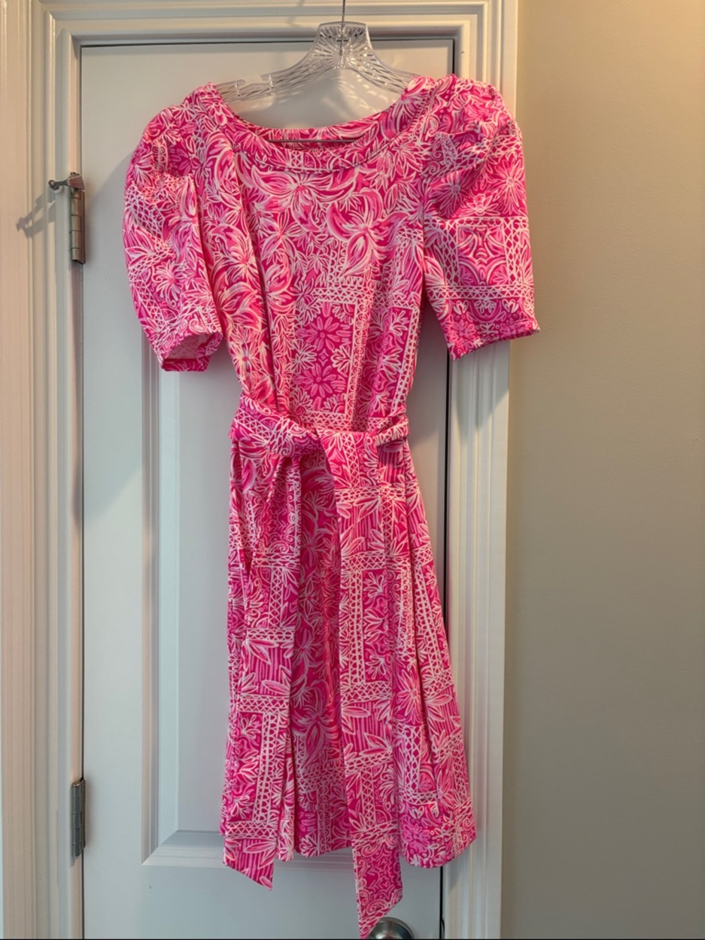 Lilly Pulitzer Hot Pink & White Patterned Puff-Sleeve Knit Dress with Tie Waist